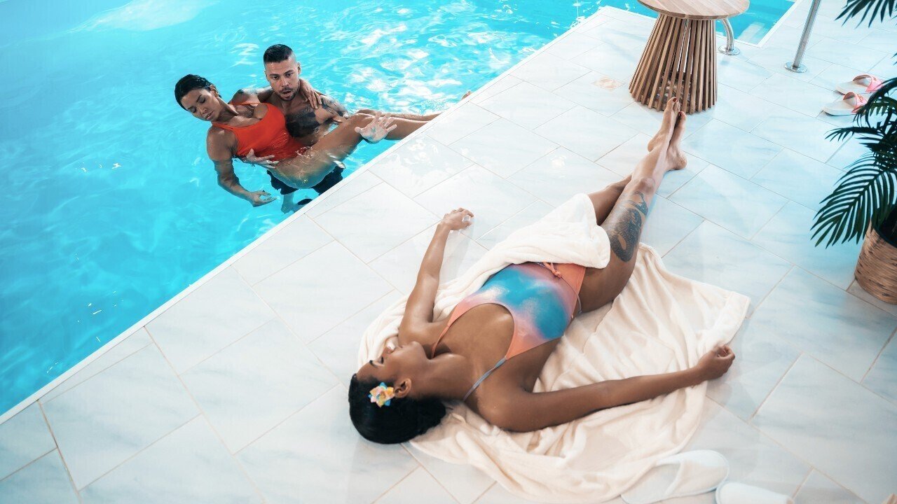 Chloe Lamour & Capri Lmonde in Hot Wet Threesome With Italian Teen - SexyHub
